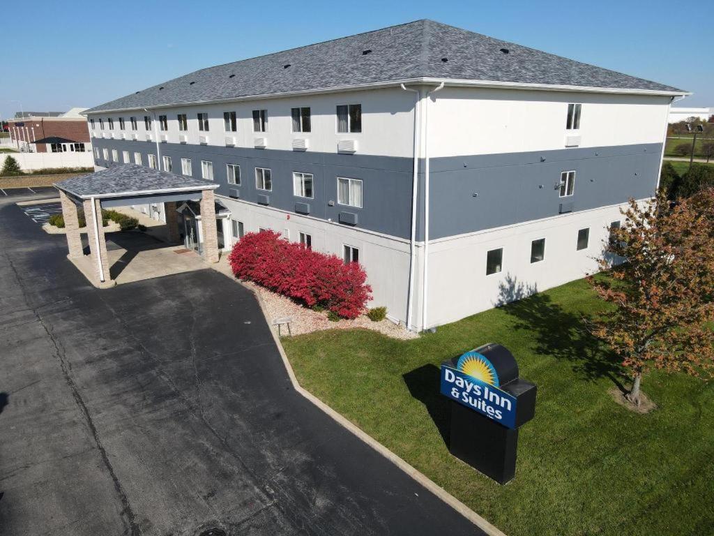 Days Inn & Suites By Wyndham Romeoville Exteriér fotografie